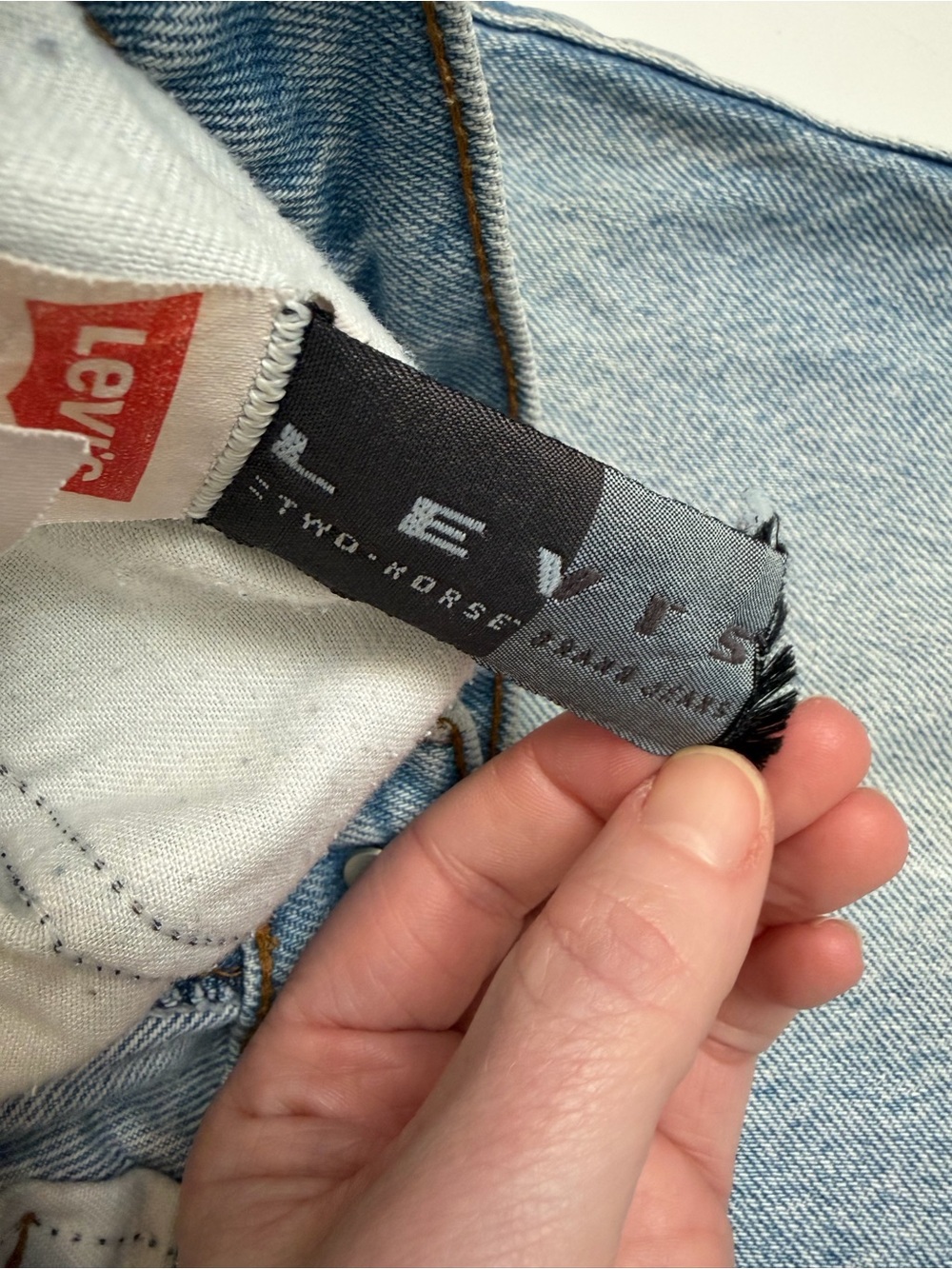 Vintage Levi’s 550 Made in USA Jeans Light Wash 32x32 Relaxed Fit 90s - Picture 3 of 12